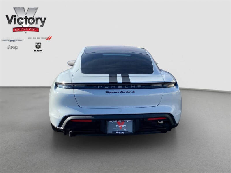 2020 Porsche Taycan Turbo