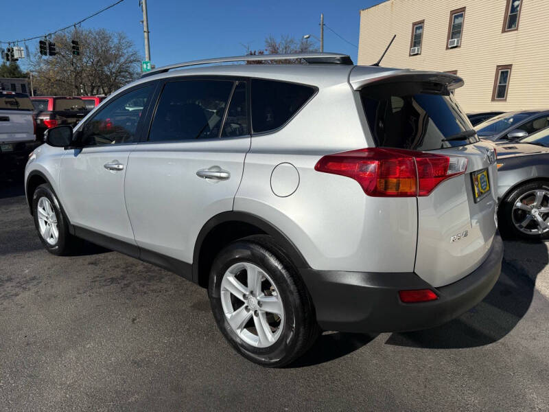 2014 Toyota RAV4 null photo 8