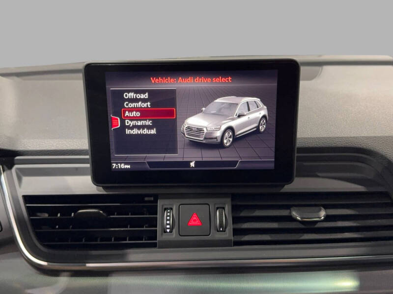 2020 Audi Q5 quattro Titanium Premium 45 TFSI