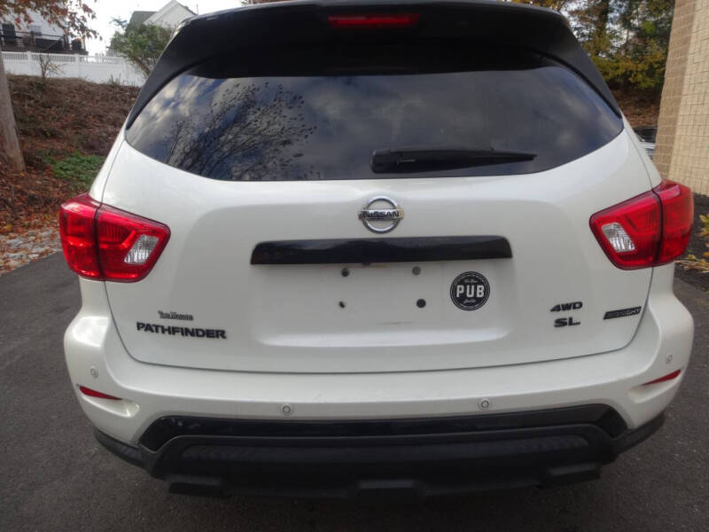 2018 Nissan Pathfinder SL