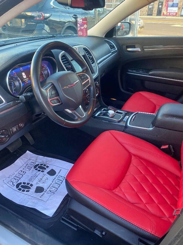 2019 Chrysler 300 Touring L