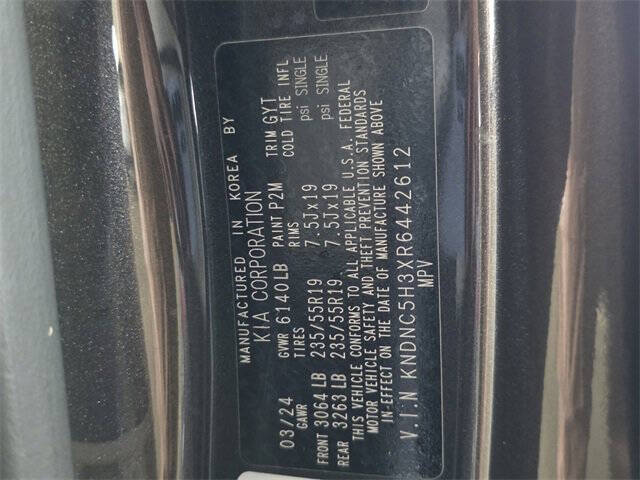 2024 Kia Carnival EX