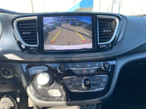 2023 Chrysler Pacifica Touring