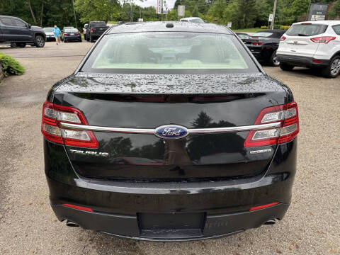 2013 Ford Taurus SE