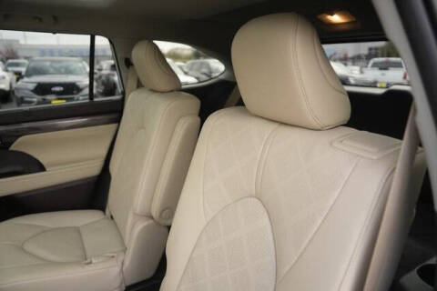2022 Toyota Highlander Platinum