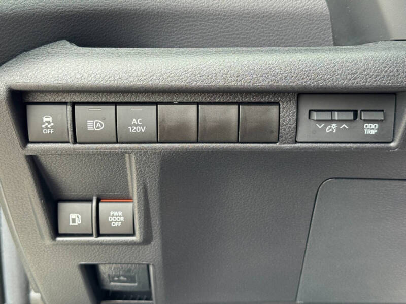 2024 Toyota Sienna XSE 7-Passenger