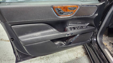 2017 Lincoln Continental Reserve