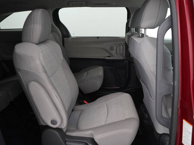 2024 Toyota Sienna LE 8-Passenger