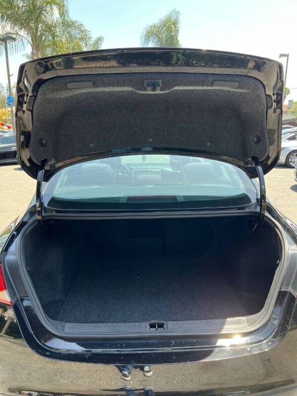 2016 Chrysler 200 LX