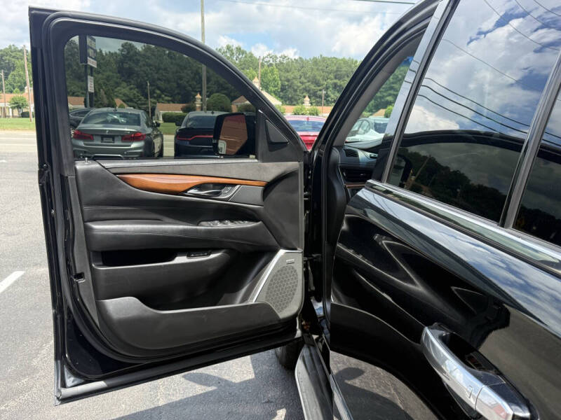 2017 Cadillac Escalade Luxury