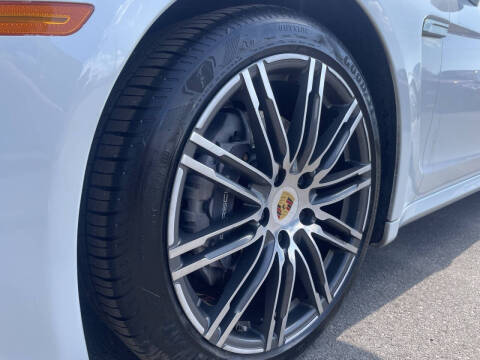 2016 Porsche Panamera