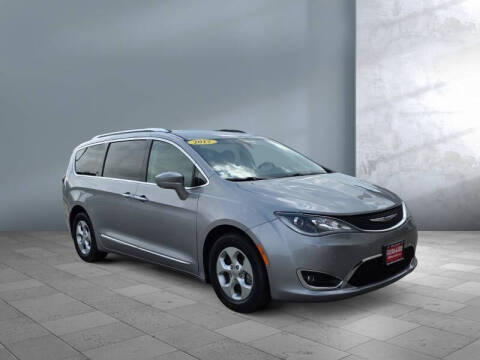 2017 Chrysler Pacifica Touring-L Plus