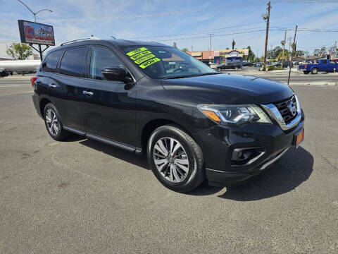 2017 Nissan Pathfinder SV