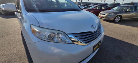 2015 Toyota Sienna XLE 8-Passenger