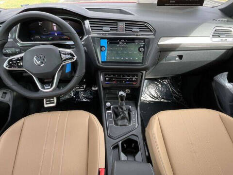 2024 Volkswagen Tiguan SE R-Line Black