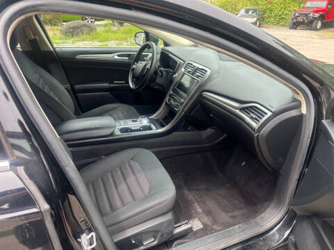 2017 Ford Fusion SE
