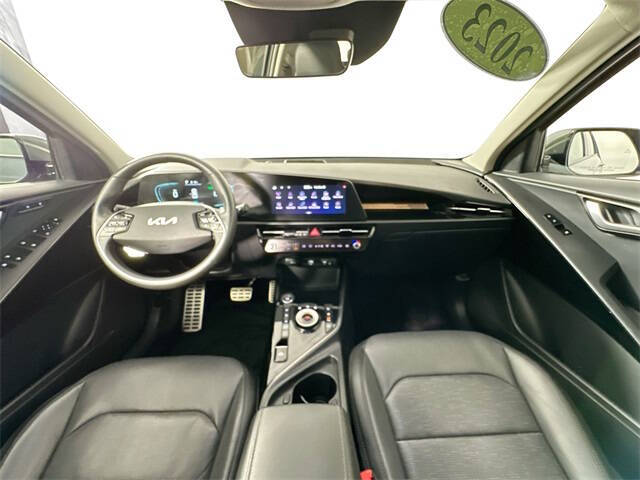 2023 Kia Niro Plug-In Hybrid SX Touring
