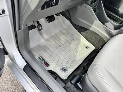 2014 Toyota Prius v Two