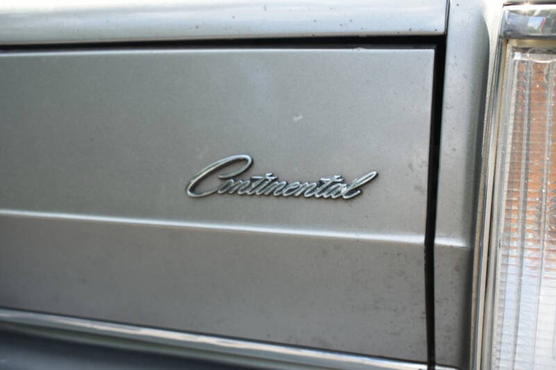 1981 Lincoln Mark VI