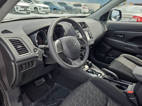 2025 Mitsubishi Outlander Sport ES