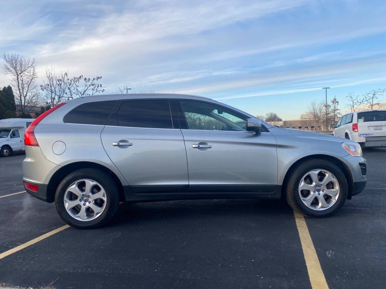 2011 Volvo XC60 for sale at Ideal Cars LLC in Skokie, IL