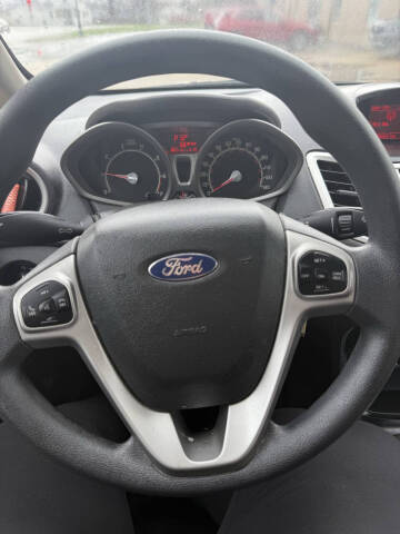 2013 Ford Fiesta SE