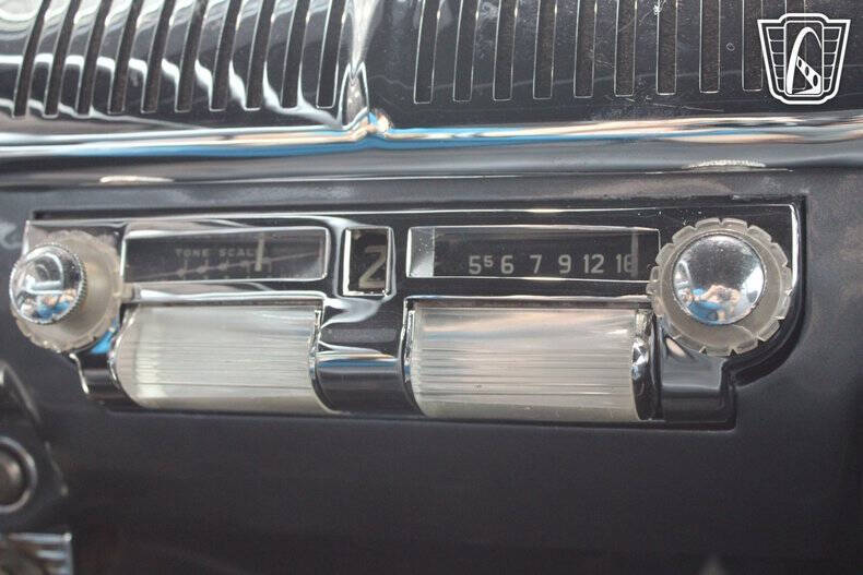 1947 Ford Super Deluxe