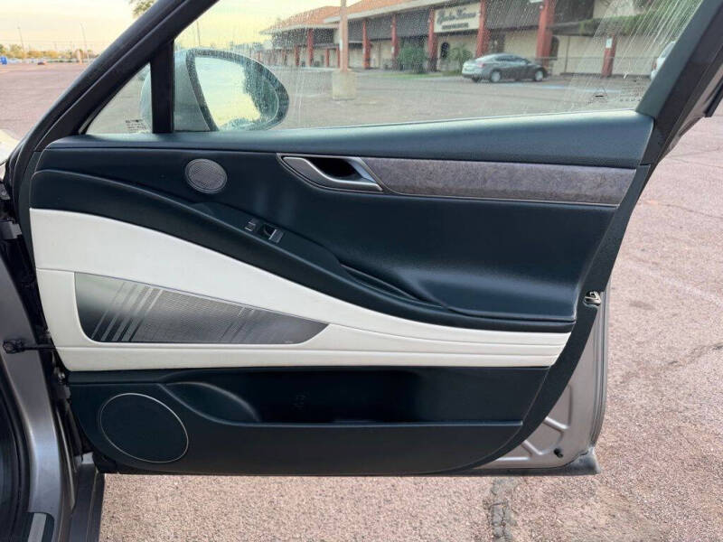 2023 Genesis Electrified G80