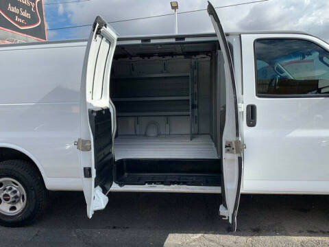 2022 GMC Savana 2500