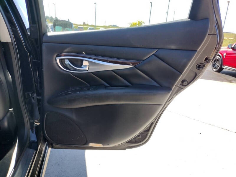 2014 Infiniti Q70 3.7