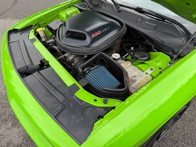 2017 Dodge Challenger 392 HEMI Scat Pack Shaker