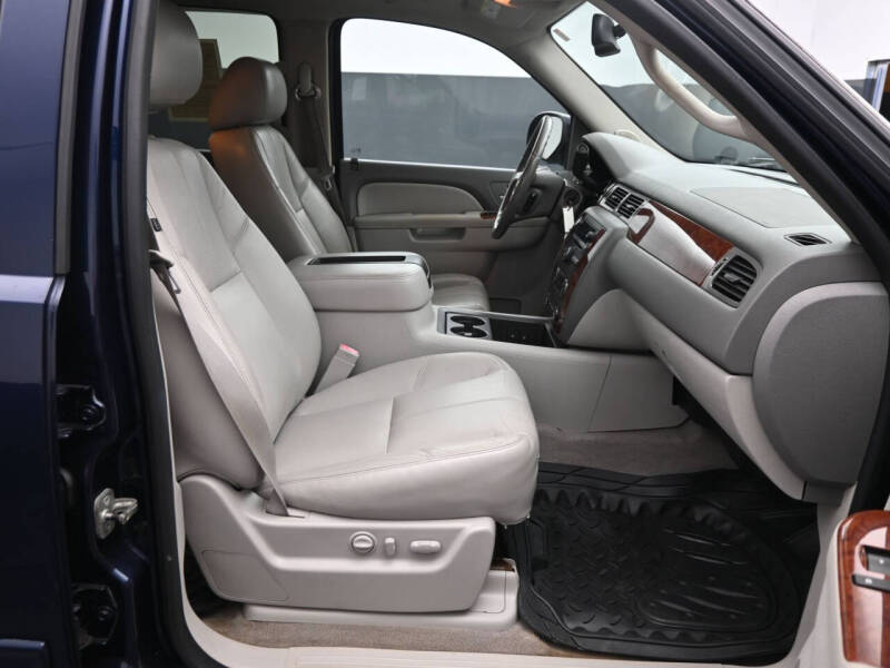 2011 Chevrolet Avalanche LT