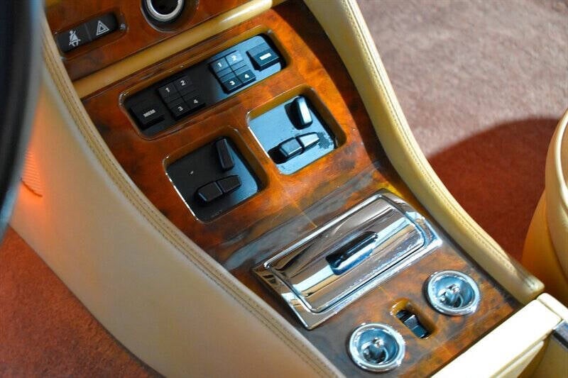 1988 Rolls-Royce Corniche null photo 33