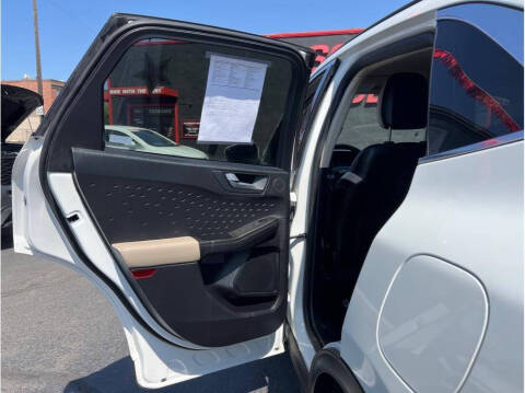 2020 Ford Escape Titanium