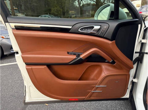 2017 Porsche Cayenne Platinum Edition