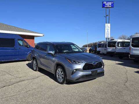 2021 Toyota Highlander Hybrid for sale at Summit Auto & Cycle in Zumbrota MN