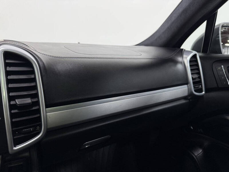 2016 Porsche Cayenne GTS