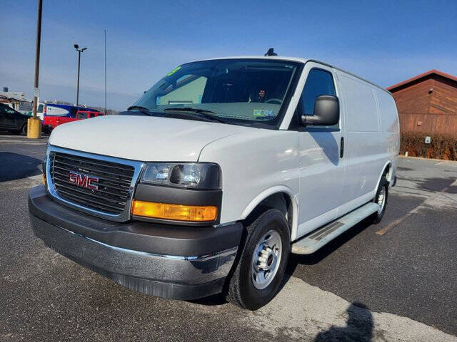 2023 GMC Savana Cargo Work Van's photo
