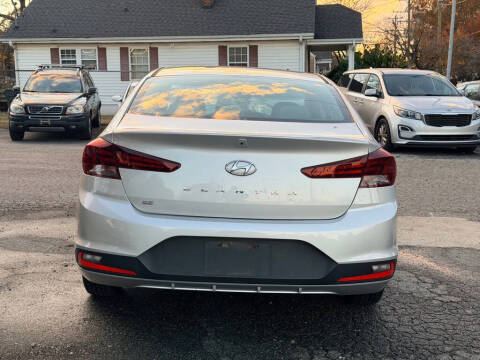2019 Hyundai Elantra SE