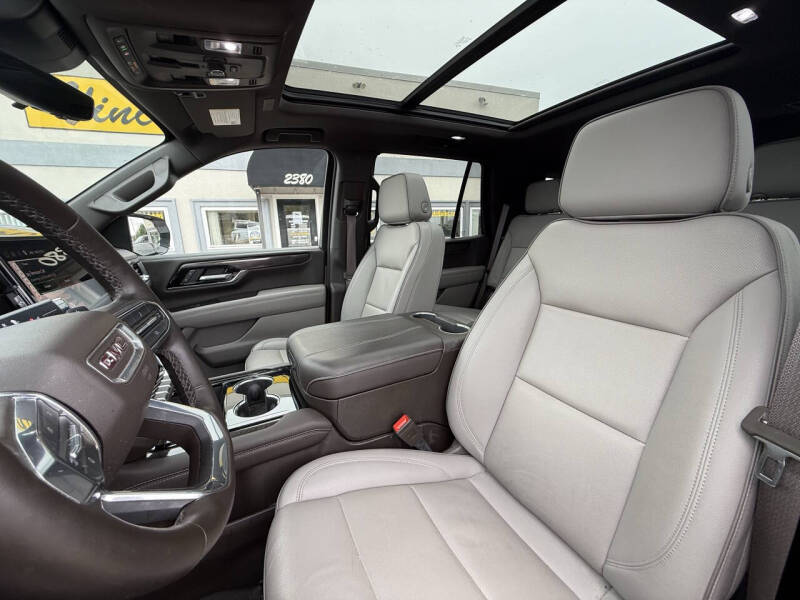 2025 GMC Yukon Elevation