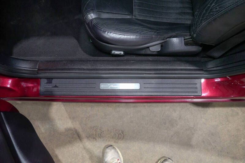 2004 Ford Thunderbird Deluxe