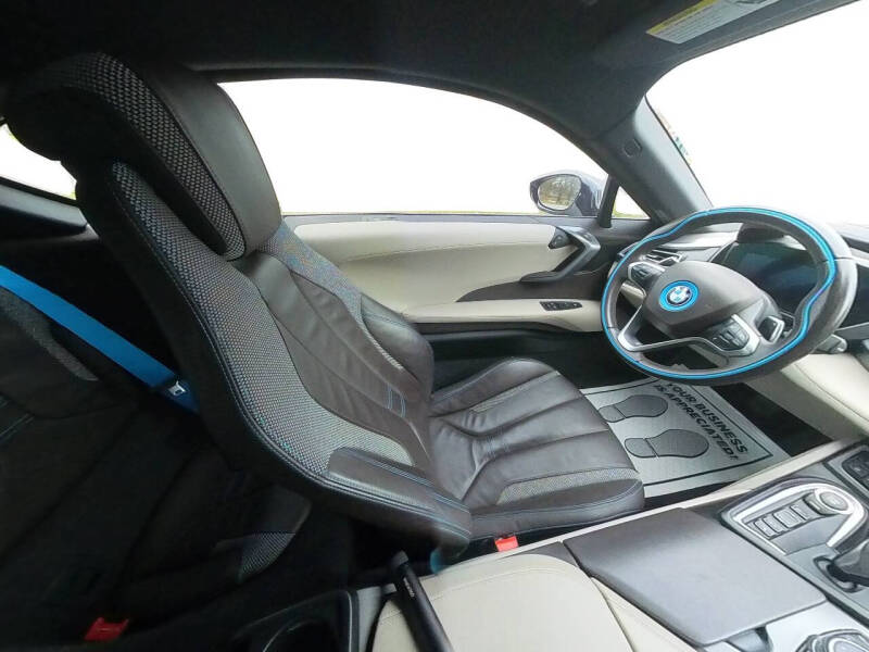 2017 BMW i8