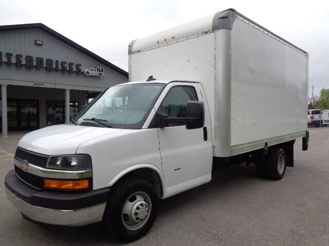 2019 Chevrolet Express 3500 Cutaway for sale at SLD Enterprises LLC in East Carondelet IL