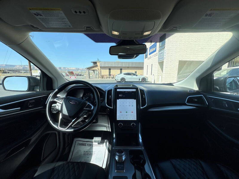 2023 Ford Edge Titanium