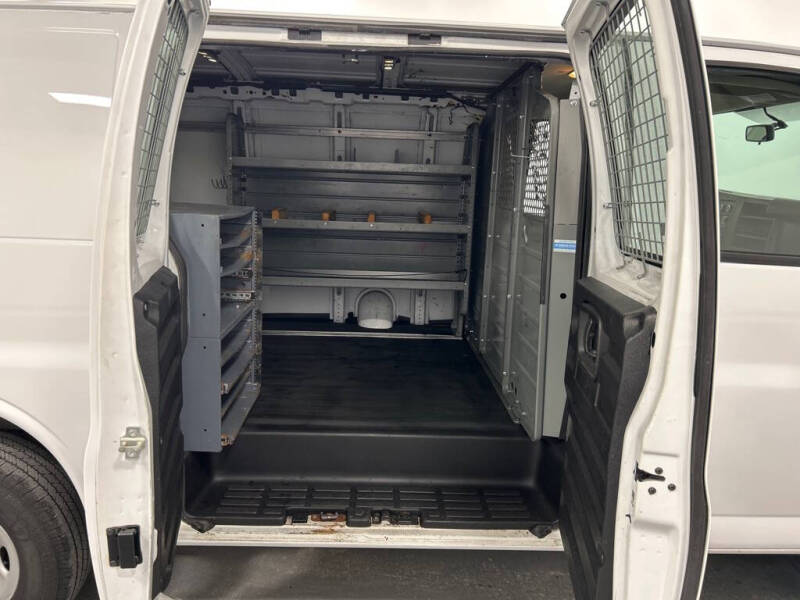 2017 GMC Savana 2500