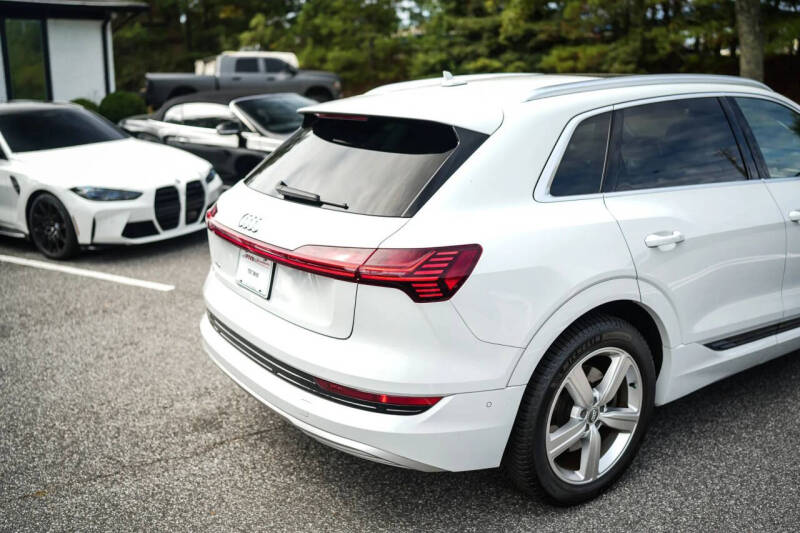 2019 Audi e-tron quattro Premium Plus