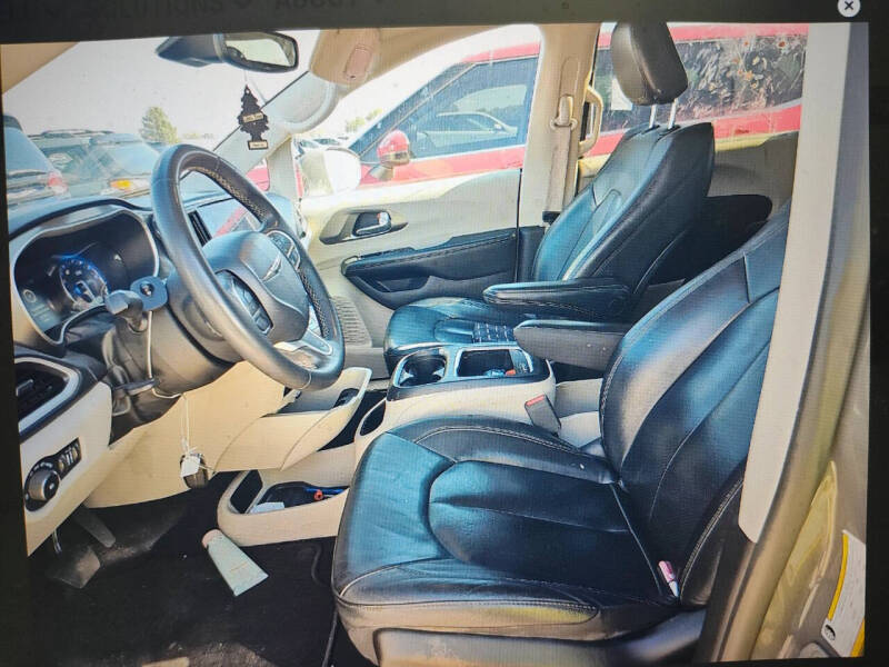 2022 Chrysler Pacifica Touring L