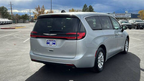 2023 Chrysler Pacifica Touring