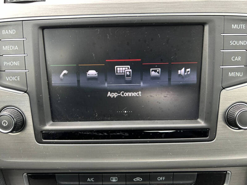 2016 Volkswagen Golf TSI S