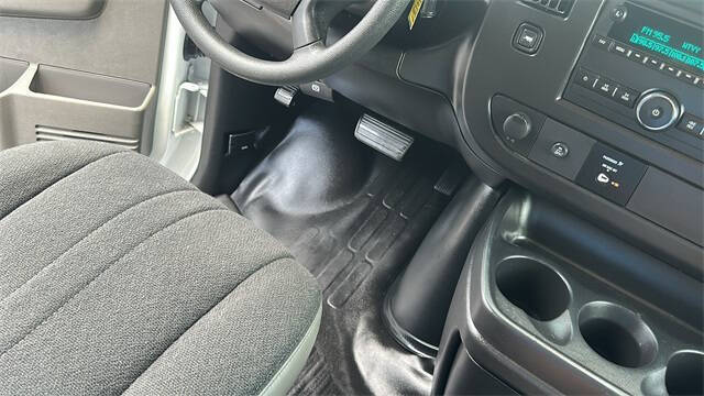 2023 GMC Savana 2500